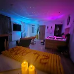 Escale Dans Un Cocon Privatif & Design, Petit Dejeuner Compris Bed & Breakfast