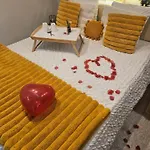 Escale Dans Un Cocon Privatif & Design, Petit Dejeuner Compris Bed & Breakfast