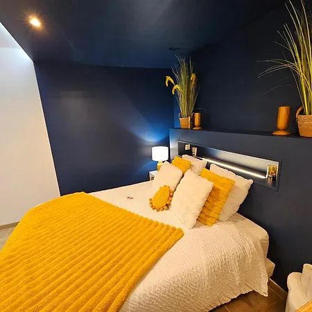 Escale Dans Un Cocon Privatif & Design, Petit Dejeuner Compris 3*