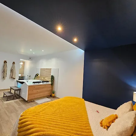 Escale Dans Un Cocon Privatif & Design, Petit Dejeuner Compris Bed & Breakfast